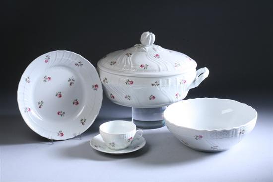 Appraisal: -PIECE GINORI PORCELAIN DINNER SERVICE GIN pattern Service for twelve