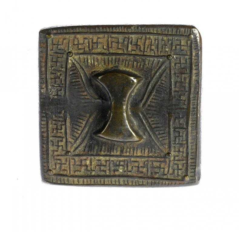 Appraisal: A CHINESE BRONZE SEAL of square shape the upper surface