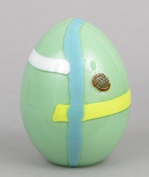 Appraisal: A Lino Tagliapietra Glass Egg A Lino Tagliapietra blown glass