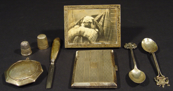 Appraisal: Selection of silver items including a cigarette case with engine