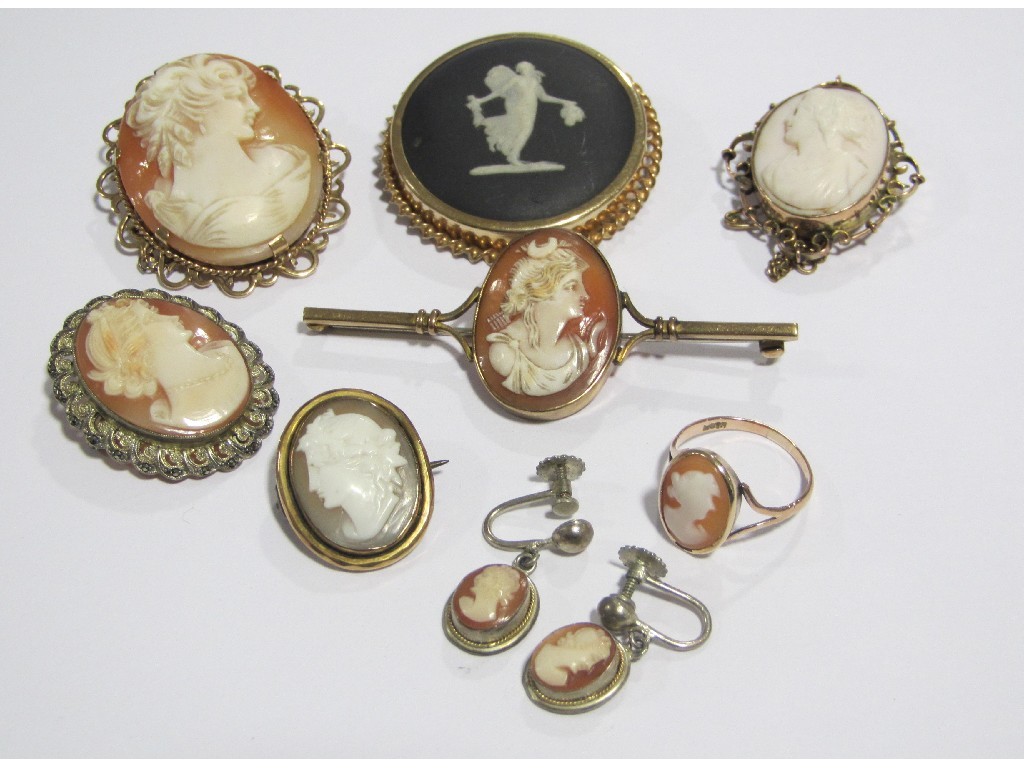 Appraisal: A collection of cameos to include gold mounted ring two