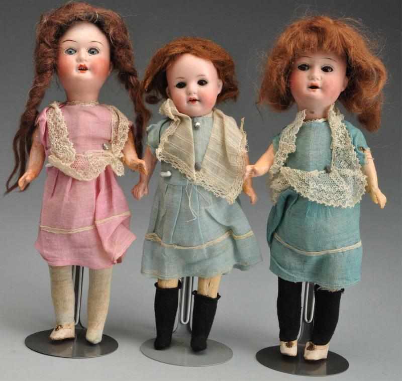 Appraisal: Lot of German Bisque Dolls Description All have bisque socket