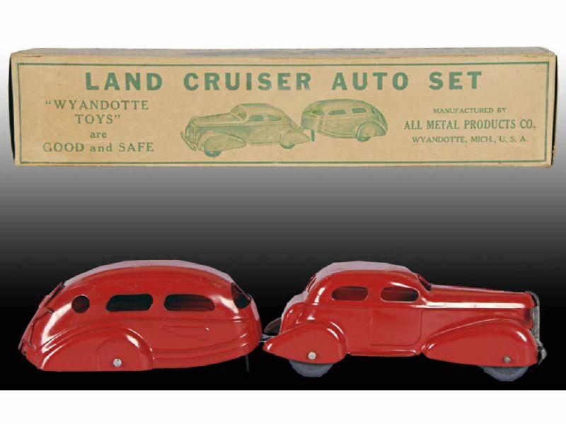 Appraisal: Wyandotte Pressed Steel Land Cruiser Auto Toy Description '' L