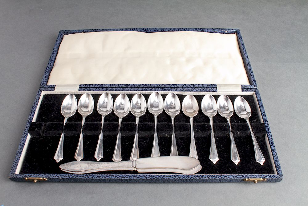 Appraisal: English Silver Demitasse Spoons Others Sterling silver thirteen pieces comprising