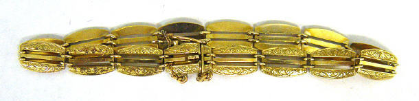 Appraisal: ct gold floral chased bracelet