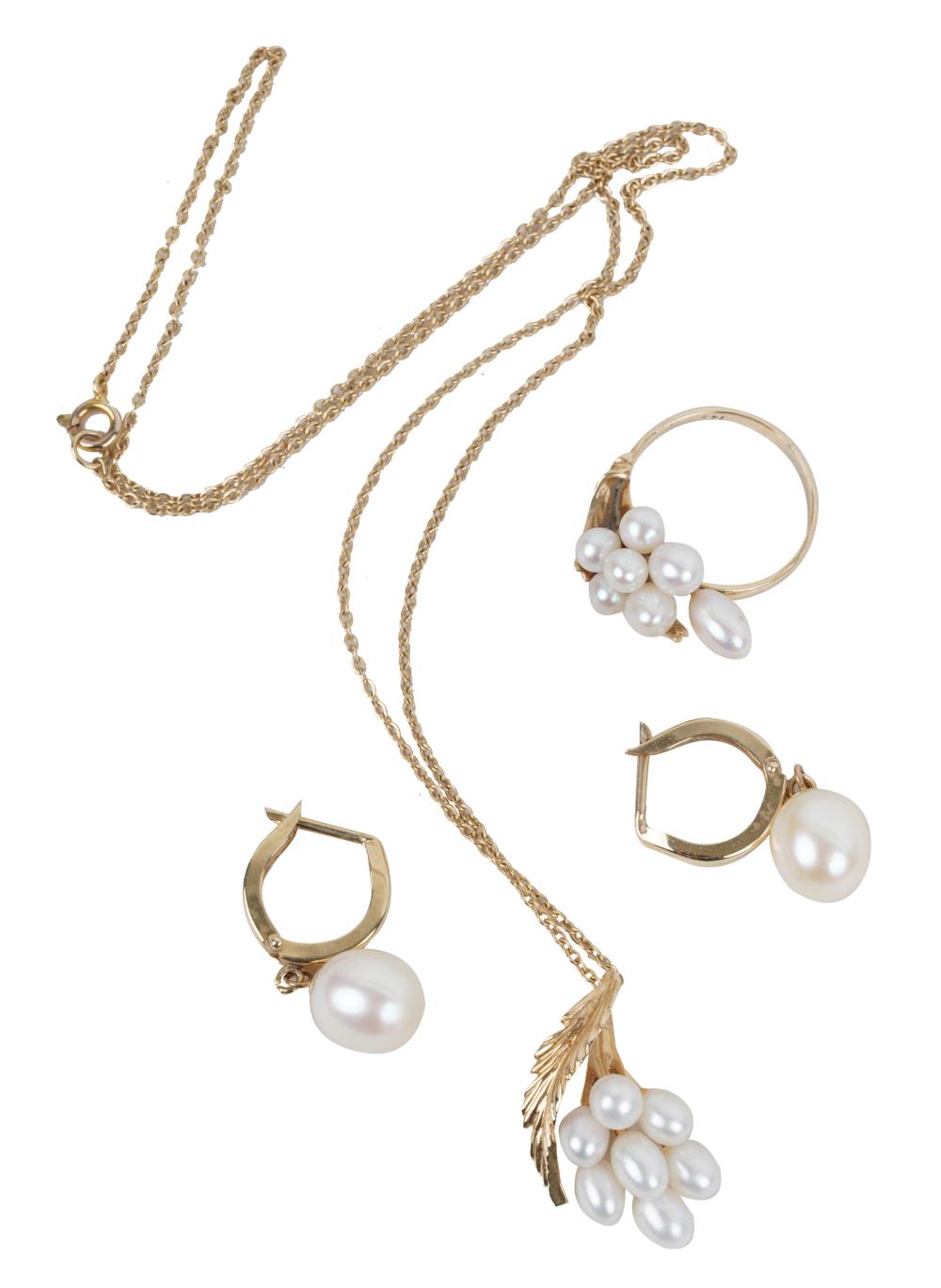 Appraisal: SUITE OF KARAT YELLOW GOLD CULTURED PEARL JEWELRYcomprising a pair