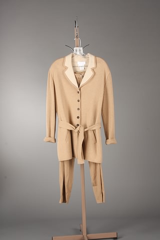 Appraisal: Escada brown wool cashmere silk blend jacket with brown wool