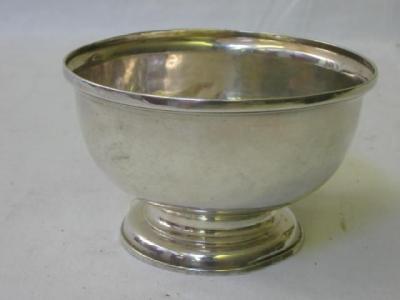 Appraisal: A GEORGIAN SUGAR BOWL of plain circular form with moulded