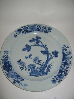 Appraisal: A CHINESE PORCELAIN CHARGER late th th century of circular