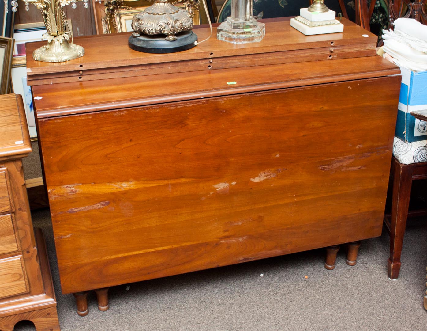 Appraisal: Federal style cherry drop leaf dining table