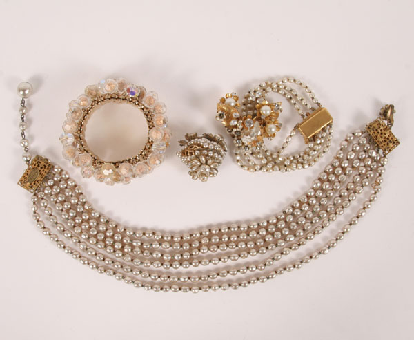 Appraisal: Lot of pieces vintage costume jewelry including an expandable crystal