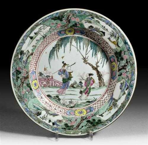 Appraisal: PAIR OF PLATES China Qianlong period D cm Depicting two