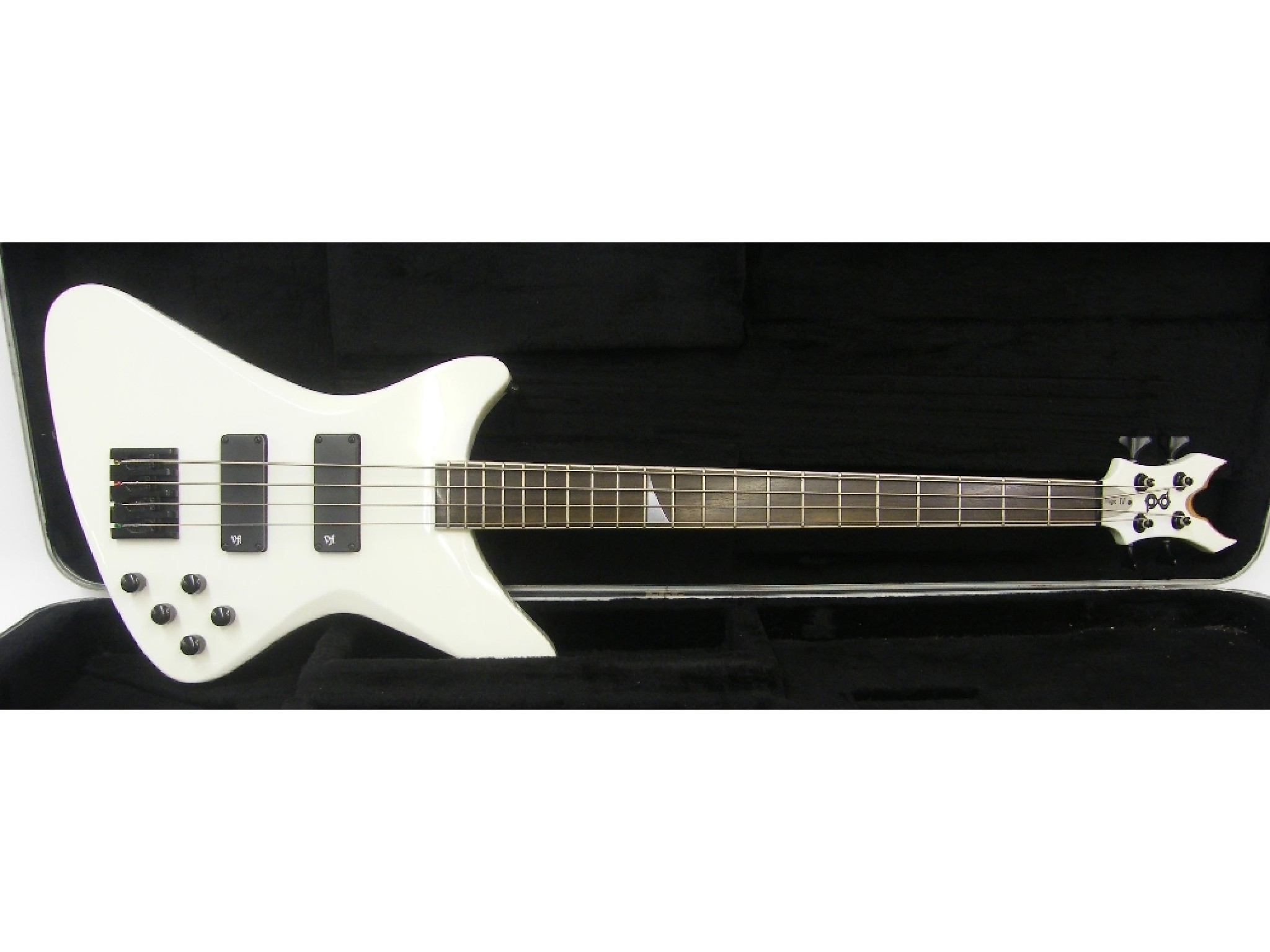 Appraisal: Peavey PXD Tragic IV bass guitar white finish electrics in