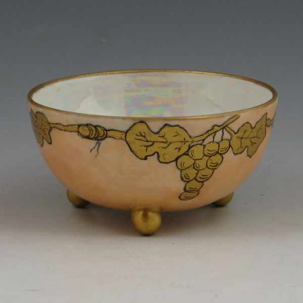 Appraisal: Nippon open sugar bowl with hand-decorated grapevine motif in gold