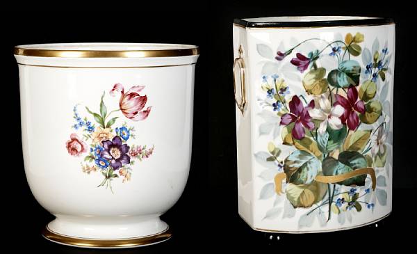 Appraisal: A pair of Paris porcelain jardinieres together with a cache