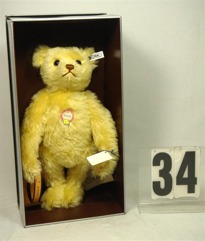 Appraisal: Steiff Musik Bear replica in original box does not play