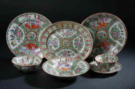 Appraisal: -PIECE CHINESE ROSE MEDALLION PORCELAIN PARTIAL DINNER SERVICE th century