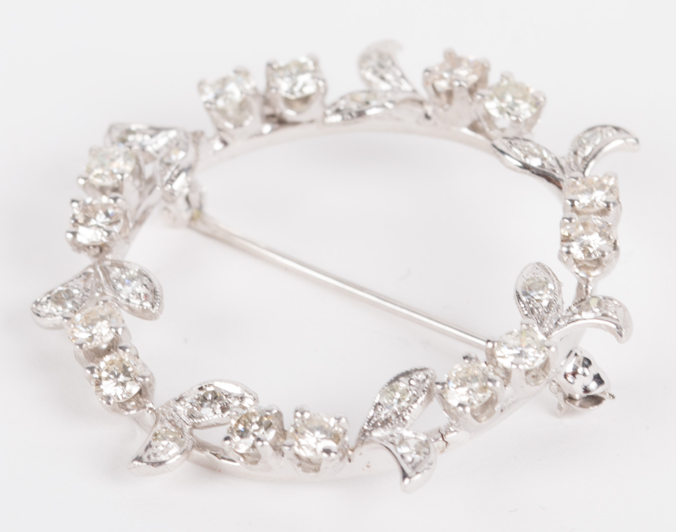 Appraisal: A Diamond Wreath Brooch diamond wreath brooch in k white