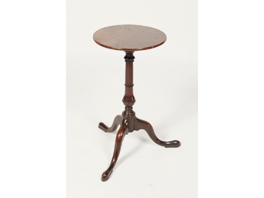 Appraisal: A GEORGE III MAHOGANY CANDLESTAND with a circular top on