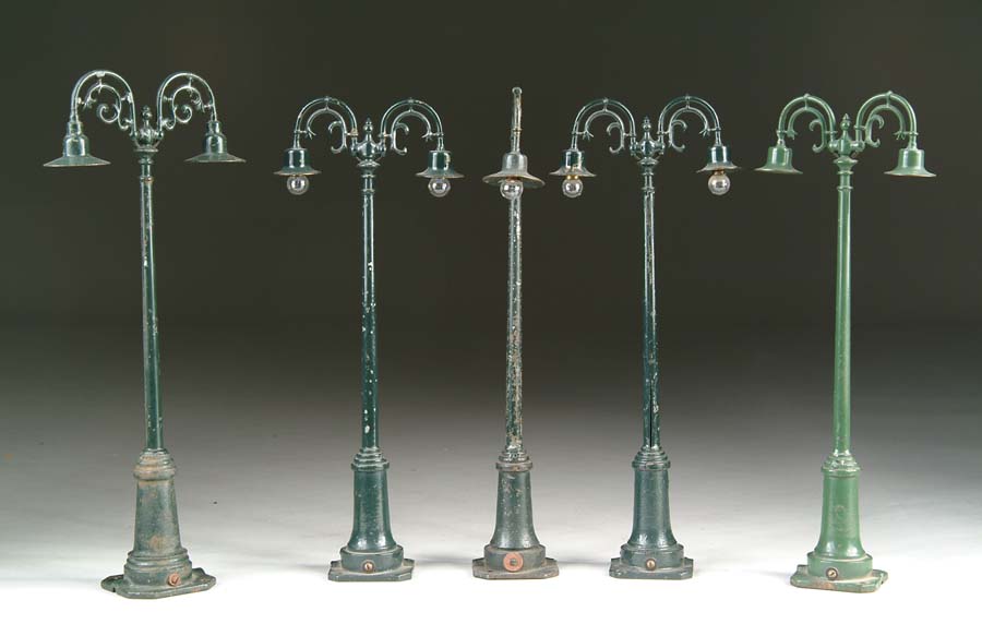 Appraisal: LIONEL STANDARD GAUGE STREET LAMPS DOUBLE LAMPS SINGLE Four lamps