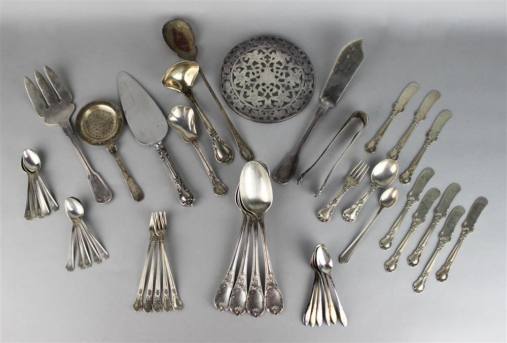 Appraisal: TWENTY-EIGHT PIECES OF GORHAM SILVER FLATWARE including Chantilly pieces including