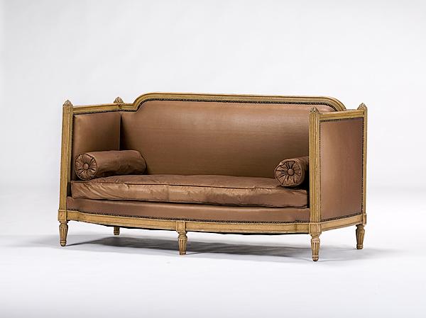 Appraisal: LOUIS XVI -STYLE SETTEE A Louis XVI-style beechwood settee with