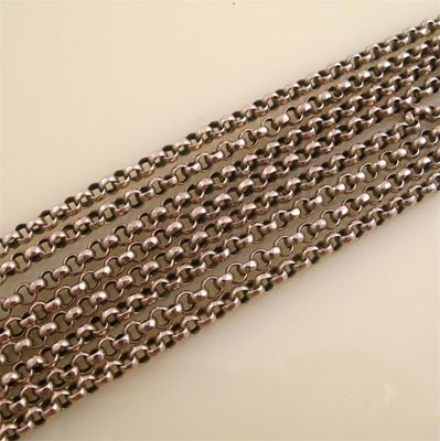 Appraisal: A gold fine link long guard chain cm long g