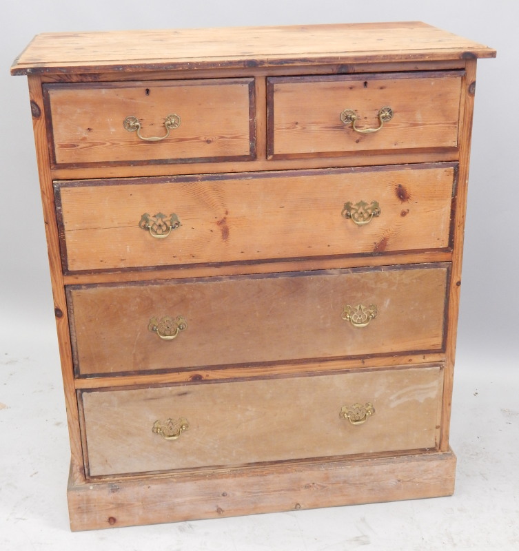 Appraisal: A Victorian pine chest of two short and three long