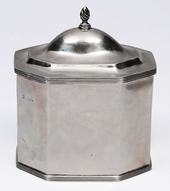 Appraisal: A silver biscuit barrelin the Georgian style of octagonal canted