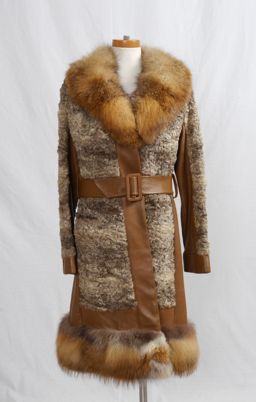 Appraisal: MOUTON LAMB LEATHER CUSTOM MADE COAT With fox collar and