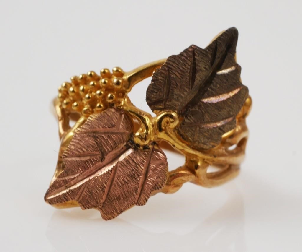 Appraisal: Black Hills Gold K grapes and leaves design ring Band