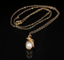 Appraisal: Pearl Drop Pendant A white pearl with nice lustre apprx