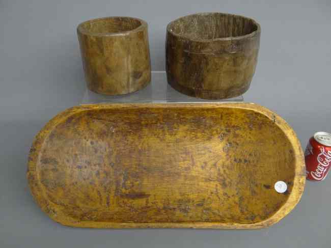 Appraisal: Lot including trencher '' length and primitive wooden bowls