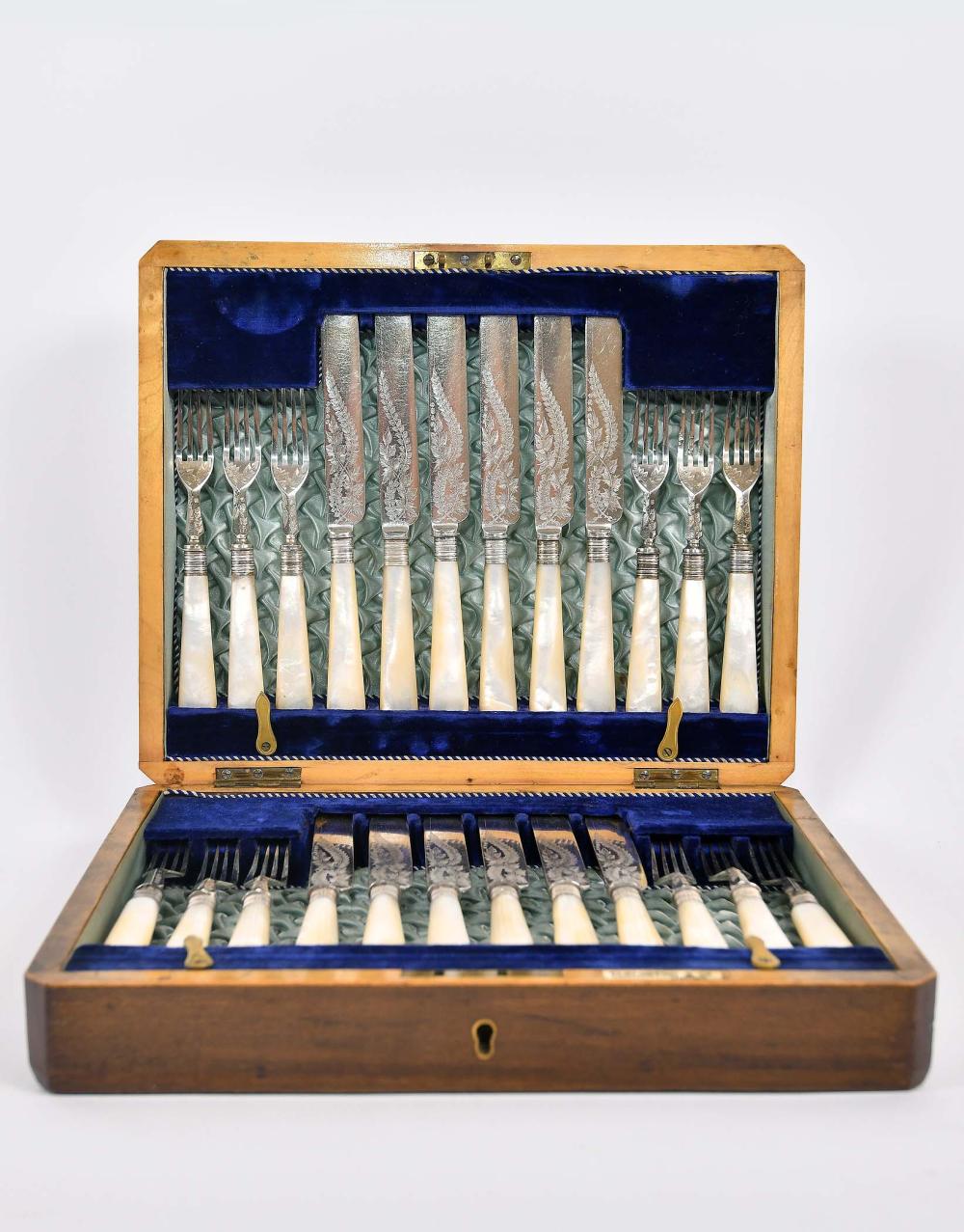 Appraisal: ELKINGTON DESSERT FLATWARE SERVICEThe box and each piece marked Comprising