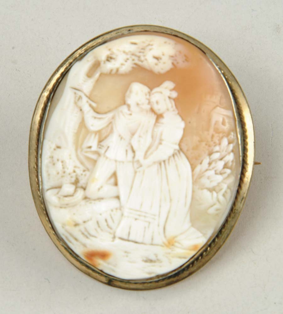 Appraisal: LARGE SHELL CAMEO Man and woman under tree with castle