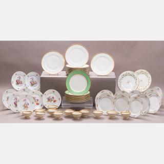 Appraisal: A Set of Twelve Limoges Dinner Plates with Gilt Decoration