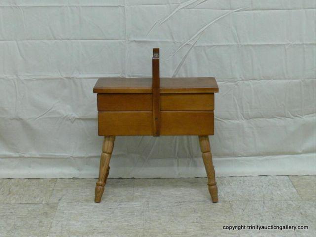 Appraisal: Pine Sewing or Knitting Box Early American Style - Vintage