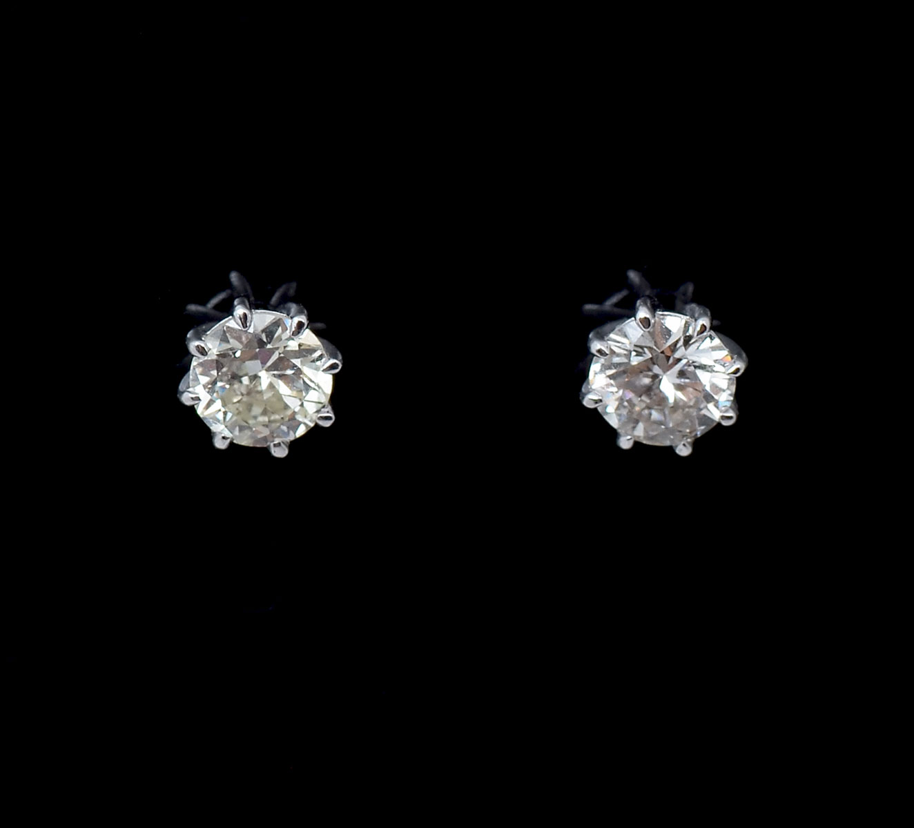 Appraisal: K CTW DIAMOND STUDS CTW brilliant circular old European cut