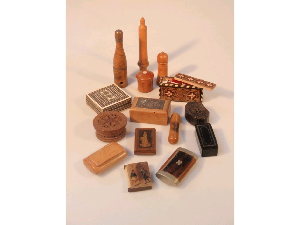 Appraisal: Snuff boxes treen miniature domino set etc