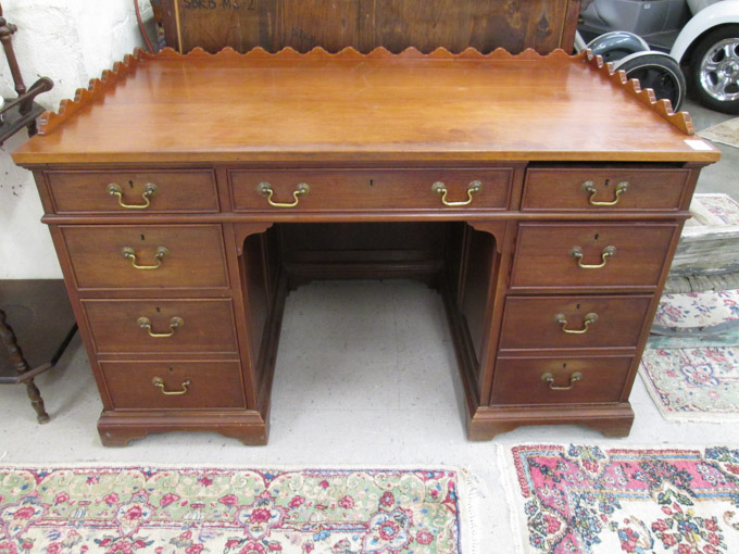 Appraisal: FEDERAL STYLE MAHOGANY FLAT-TOP DESK American second quarter of the