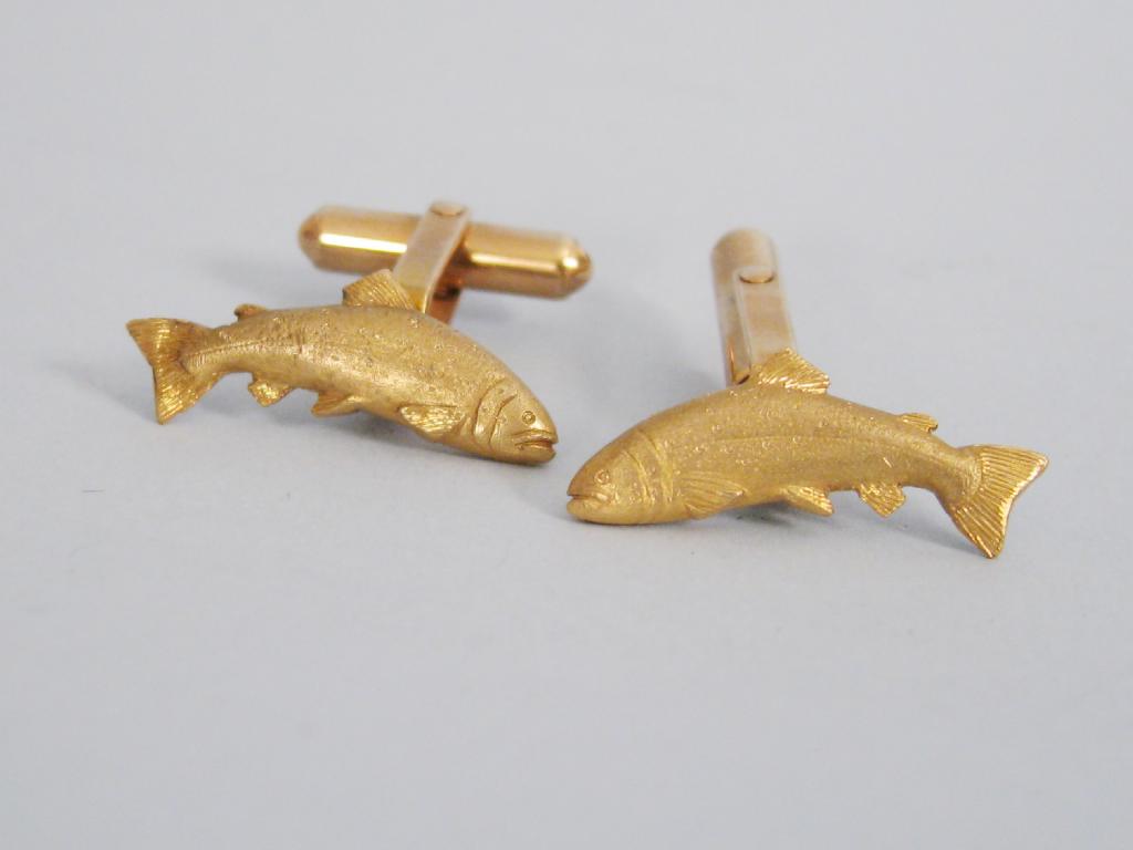 Appraisal: A pair of ct gold leaping salmon Cufflinks approx gms