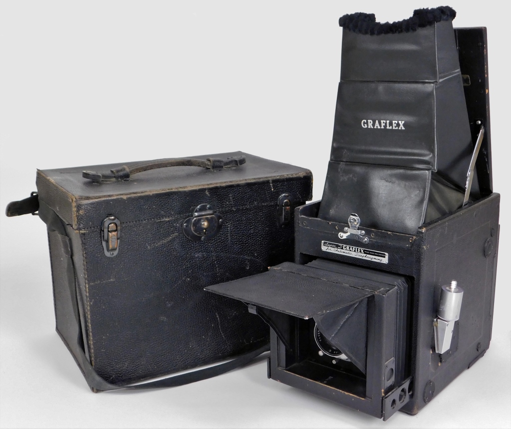 Appraisal: GRAFLEX SUPER D X FOLDING CAMERA Graflex Super D x