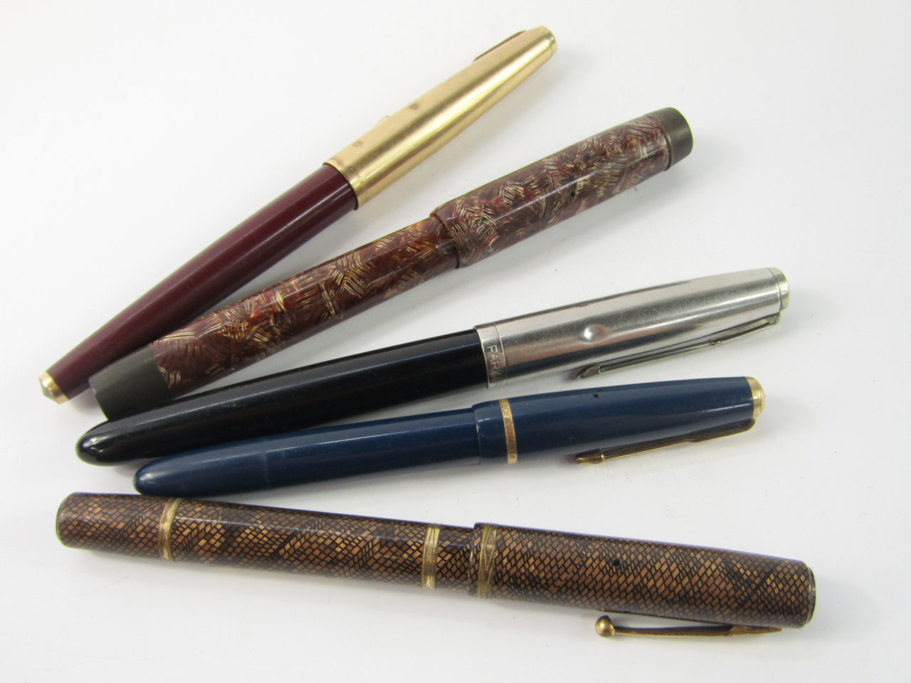 Appraisal: A Watermans No fountain pen Parker Victory fountain pen and