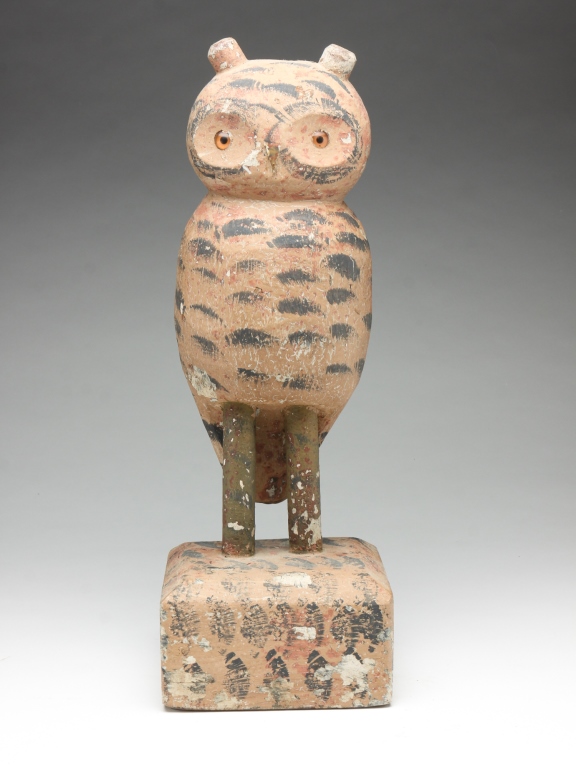 Appraisal: AMERICAN FOLK ART OWL CARVING First half th century soft