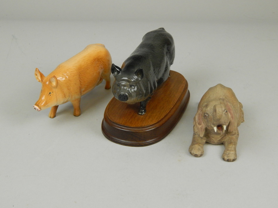 Appraisal: Various animals ornaments to include two Beswick figures of pigs