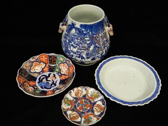 Appraisal: ASIAN four pieces of Chinese Imari mid-late th C bulbous