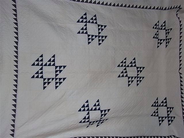 Appraisal: A PAIR OF BLUE AND WHITE PENNSYLVANIA HANDMADE QUILTS with