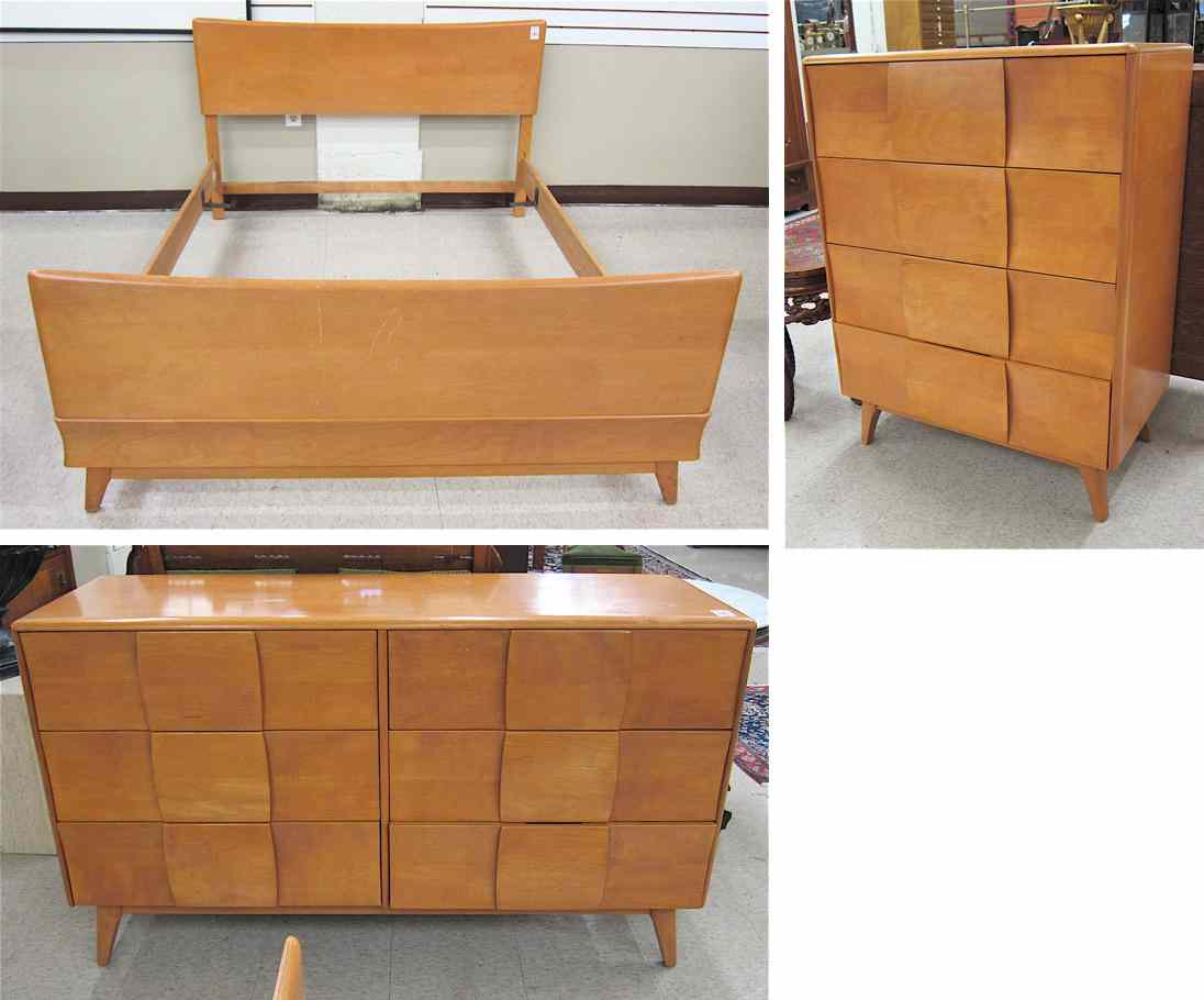 Appraisal: THREE-PIECE MID-CENTURY MODERN KOHINOOR BEDROOM FURNITURE SET Heywood-Wakefield Furniture Co