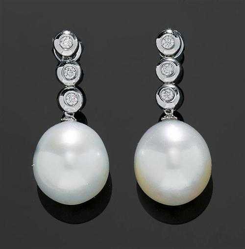 Appraisal: PEARL AND BRILLIANT-CUT DIAMOND STUD EARRINGS White gold Attractive stud