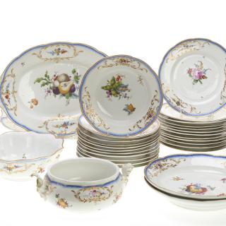 Appraisal: Meissen porcelain part dinner service Meissen porcelain part dinner service